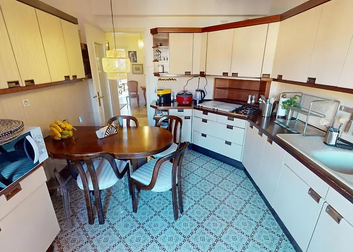 Agreable 3p A Avec Terrasse Et Garage - Fr-1-196-389 *